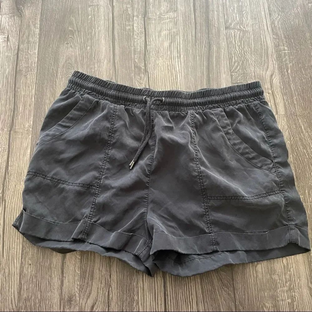 2/$20 Universal Thread gray utility shorts - Picture 4 of 8